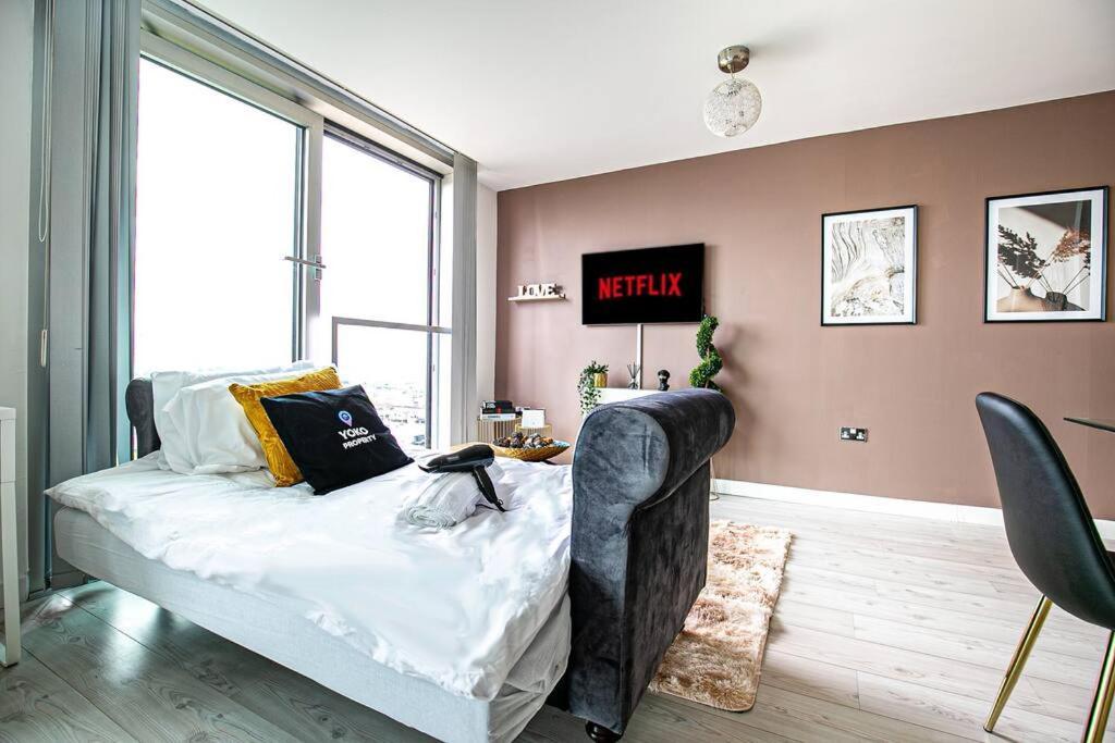 Comfortable City Centre Apartment With Free Parking, Fast Wifi & Smart Tv With Xbox And Netflix By Yoko Property Milton Keynes Esterno foto